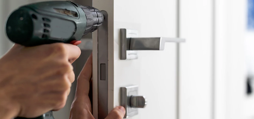 Locksmith For Lock Replacement Near Me in Pine Hills, FL